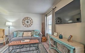 Centrally Located Branson Condo With Pool And Marina!