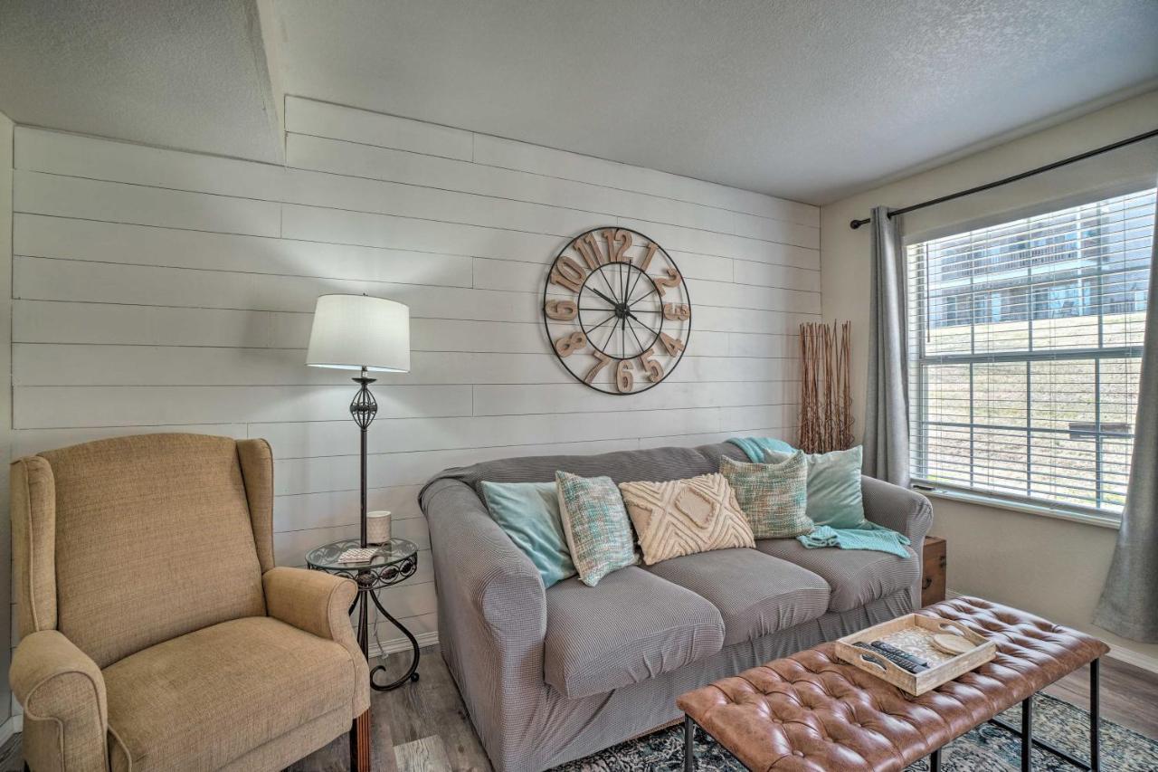 Centrally Located Branson Condo With Pool And Marina! Exterior photo