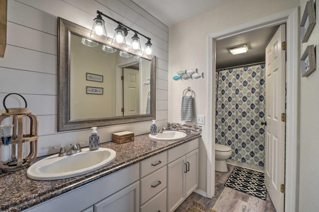 Centrally Located Branson Condo With Pool And Marina! Exterior photo