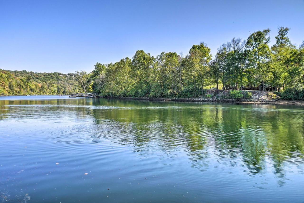 Centrally Located Branson Condo With Pool And Marina! Exterior photo